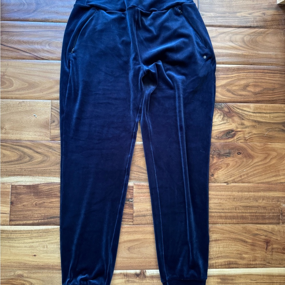 Prana women’s velvet blue leggings